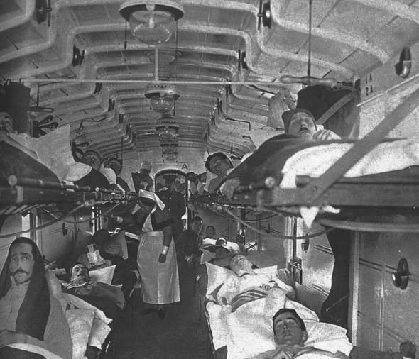 www1 soldiers on train.jpg